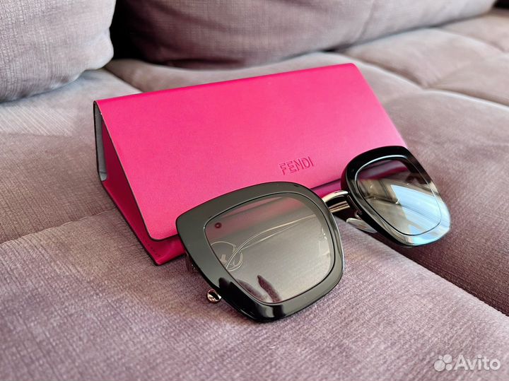 Солнцезащитные очки женские