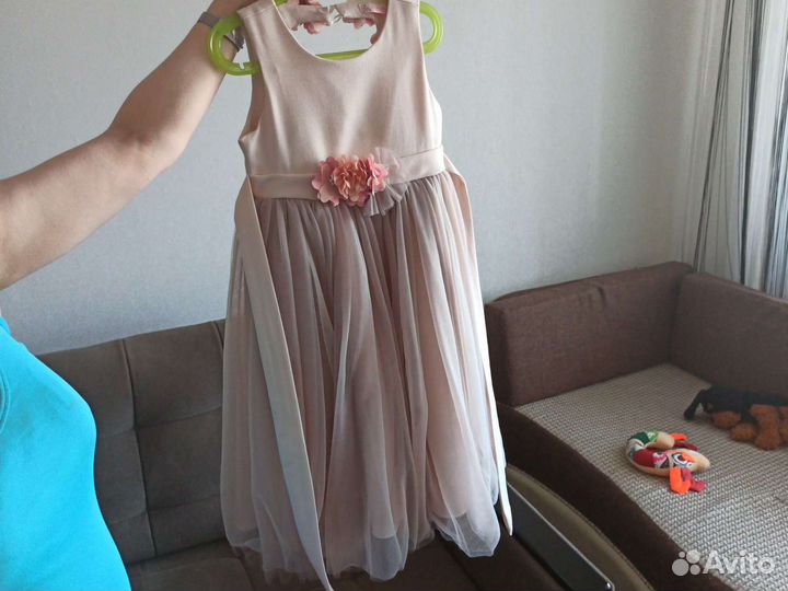 Платье праздничное