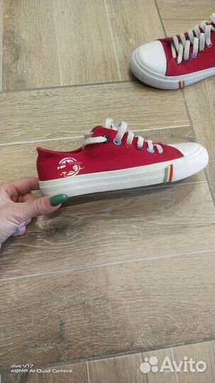 Красные кеды 33р