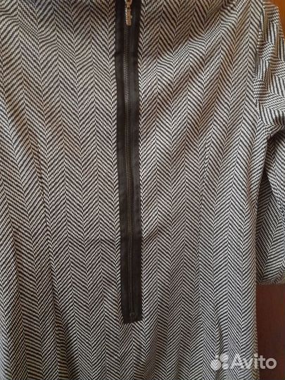 Платье женское 42 44 размер в отличном состоянии