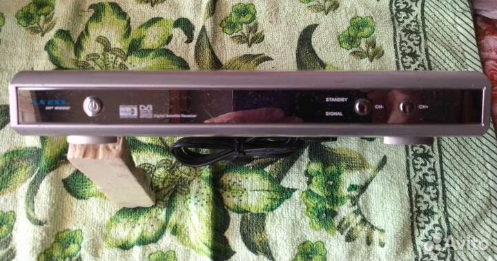 Ресивер спутниковый Axess HP8000