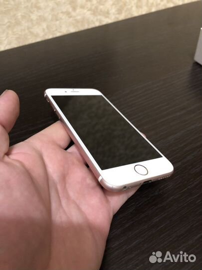 Телефон iPhone 6s