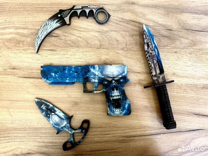 Деревянный нож, пистолет