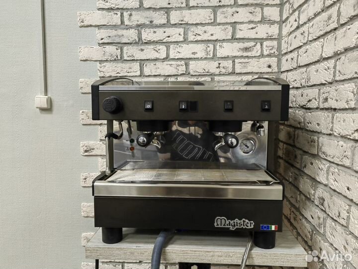 Кофемашина с кофемолкой