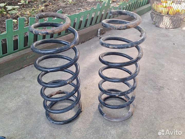 Пружины задние Toyota land Cruiser prado 90 95