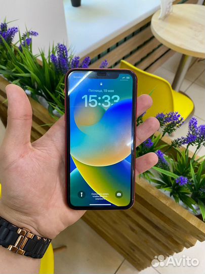Телефон iPhone 11 64