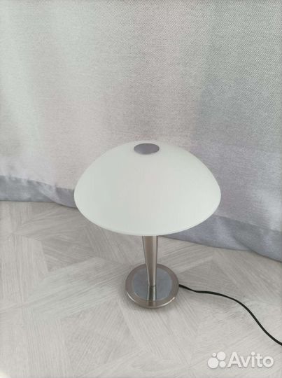 Лампа настольная