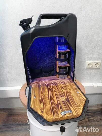 Бар со столиком. Канистра-бар