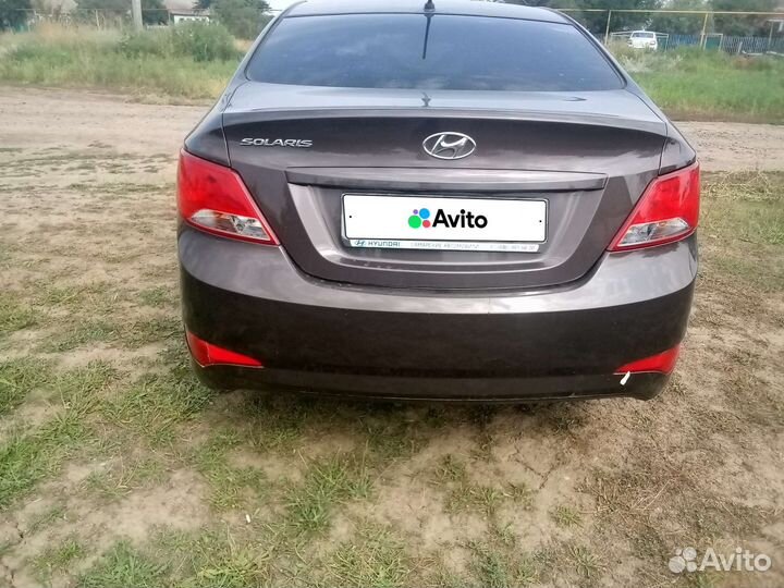 Hyundai Solaris 1.4 МТ, 2016, битый, 140 000 км