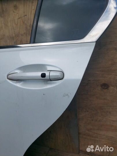 Дверь задняя левая Lexus GS 3 рест. URS190