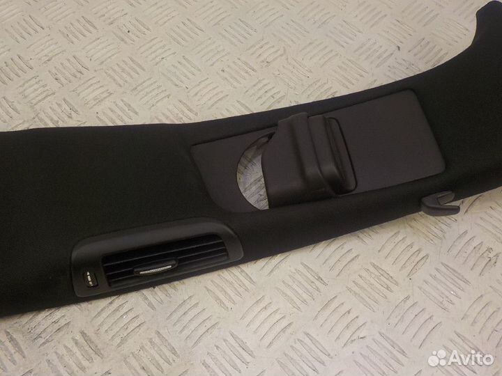 Обшивка стойки центральной правой Mercedes-Benz S