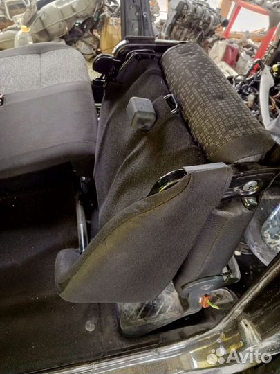 Второй ряд сидений LADA Largus