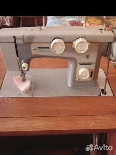 Швейная машина Подольск 142