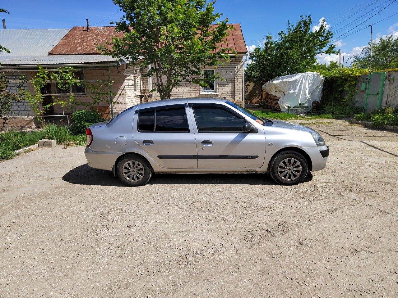 Renault Symbol: фото владельца