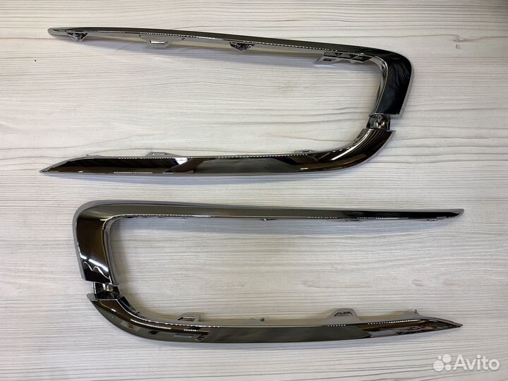 Молдинги переднего бампера LADA Granta FL