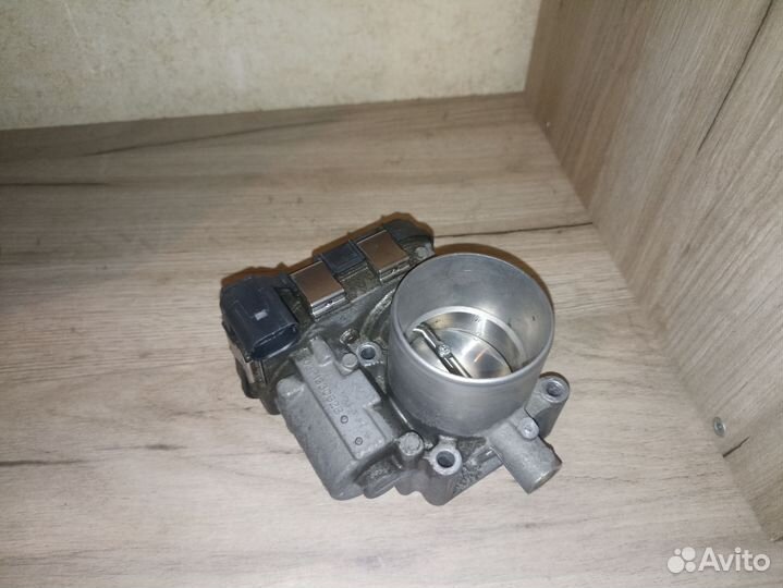 Дроссельная заслонка volkswagen 03F133062B