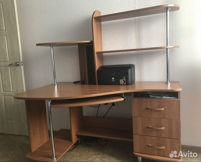 Компьютерный стол