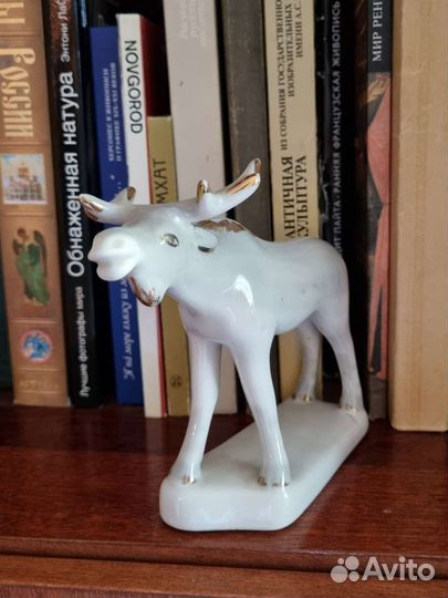 Лось фарфор