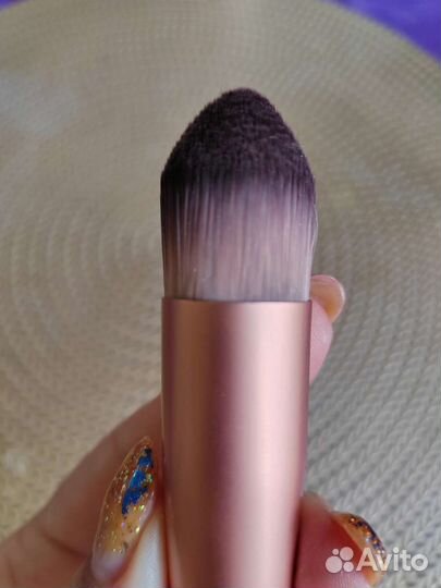 Кисть для макияжа