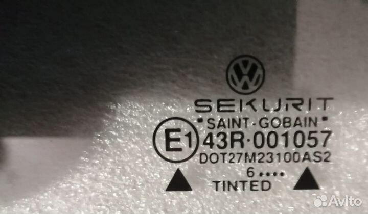 Стекло боковое Volkswagen Golf