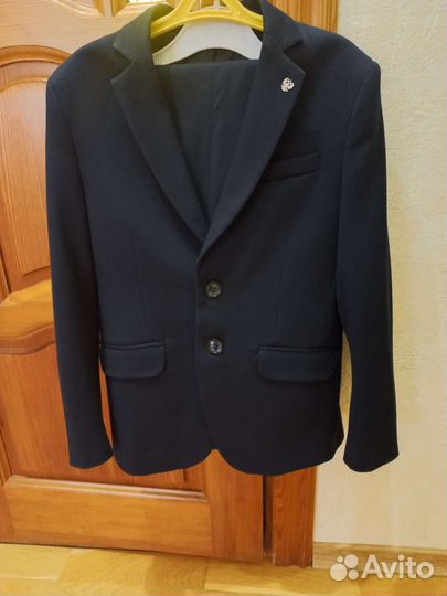 Костюм школьный Skylake р. 146 бу