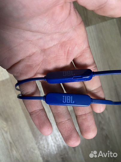 Беспроводные наушники jbl