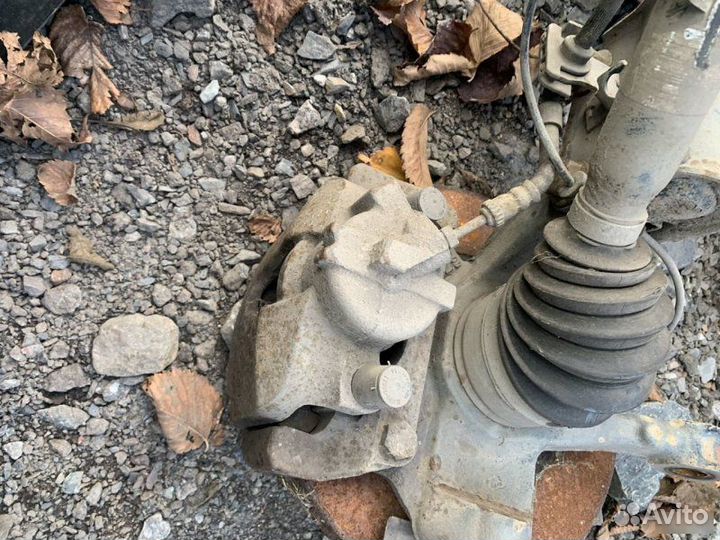 Суппорта передняя Renault Laguna 3