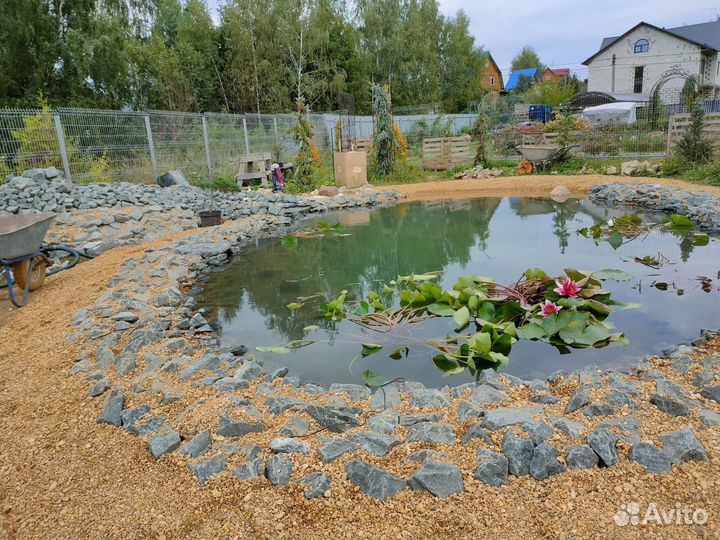 Декоративный пруд 10.5 на 5.5 метра