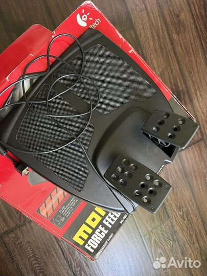 Игровой руль logitech momo racing