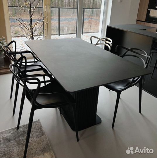 Стол из керамогранита