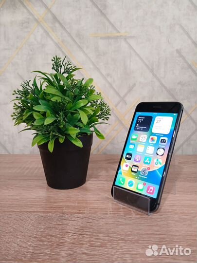 iPhone 8, 64 ГБ