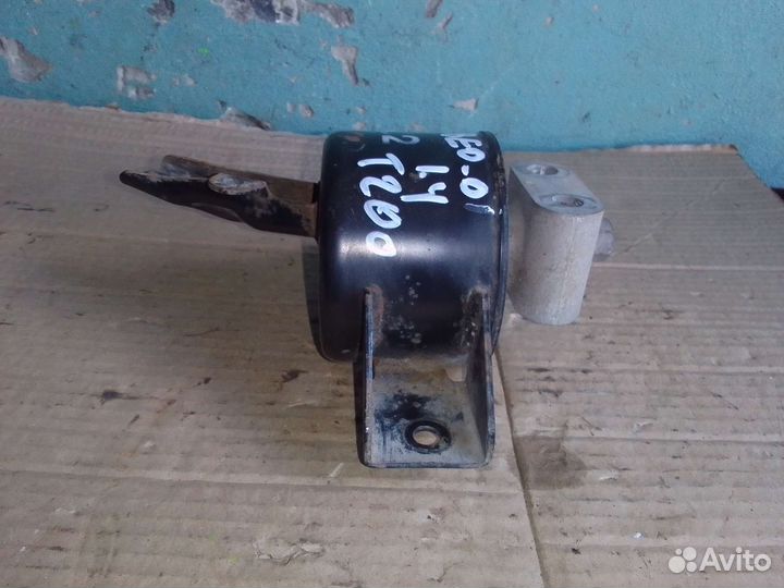 Подушка двигателя левая Chevrolet Aveo T200