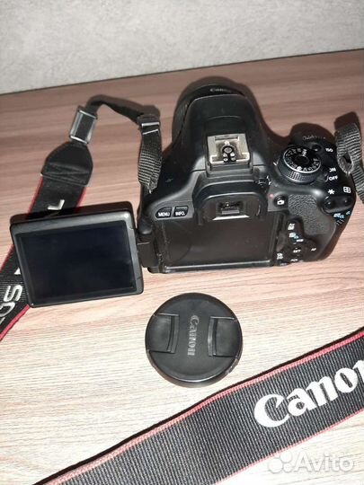 Зеркальный фотоаппарат Canon 600D плюс два объекти