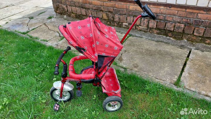 Детский велосипед с ручкой