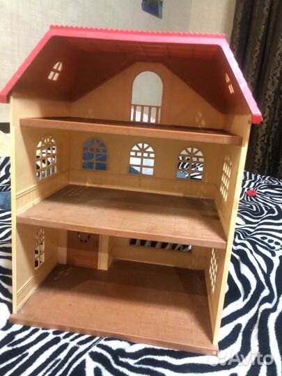 Домик кукольный