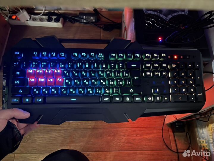 Игровая клавиатура Bloody B3590R