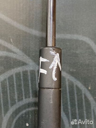 Амортизатор капота Audi A4 B6 ASN 2004