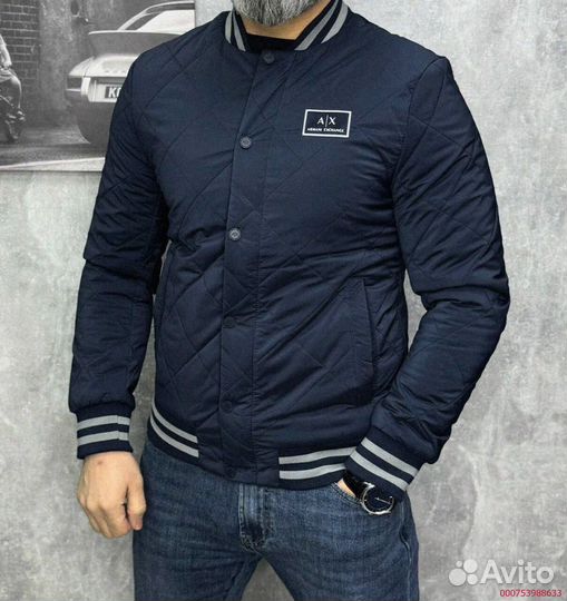 Эстетичный бомбер от Armani Exchange