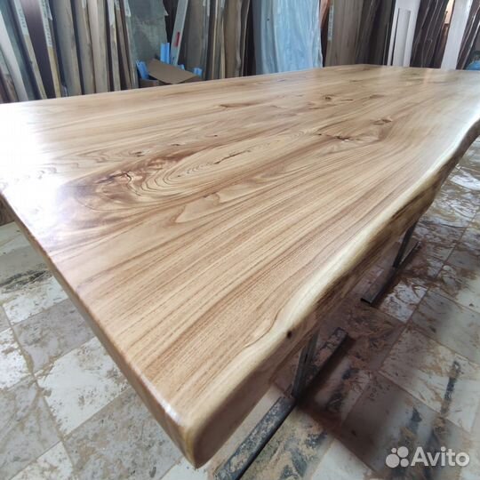 Письменный стол