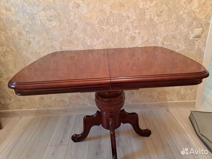 Кухонный стол