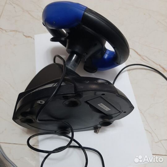 Игровой руль с педалями