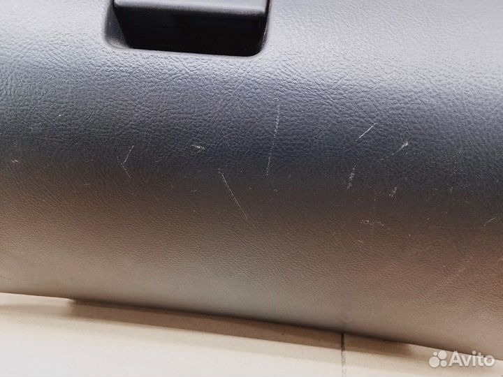 Бардачок Avensis II 2003-2008