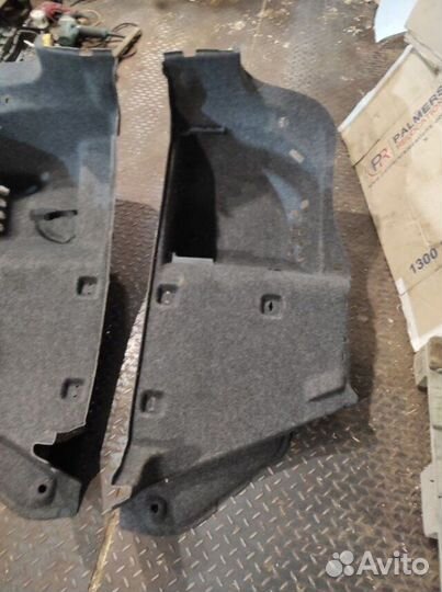 Обшивка багажника левая Skoda Octavia 5E5 cjza