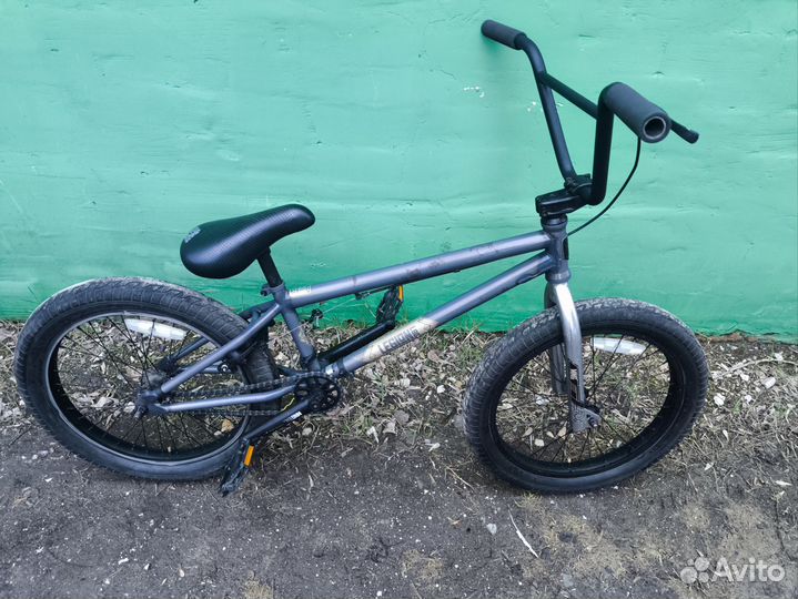 Трюковой велосипед BMX