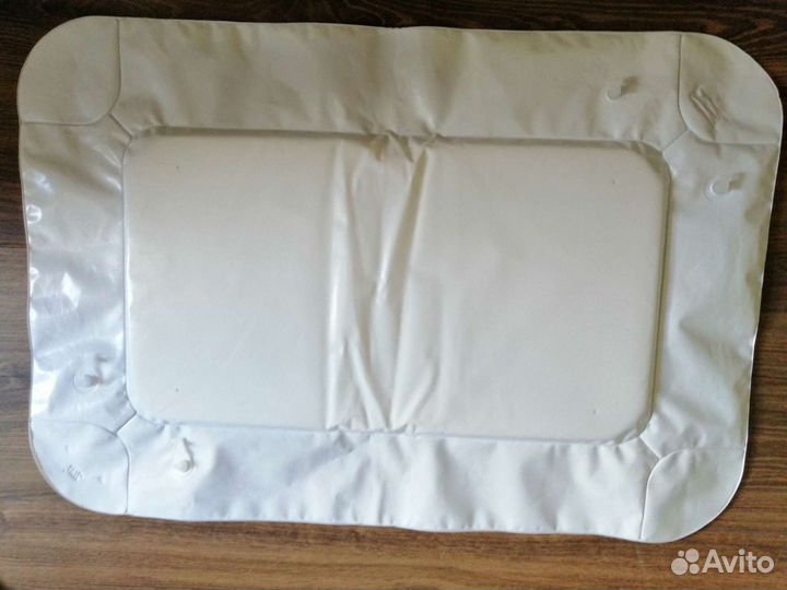 Надувной дорожный пеленальный матрас