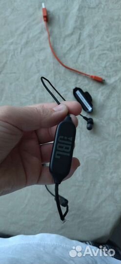 Беспроводные наушники jbl live25BT