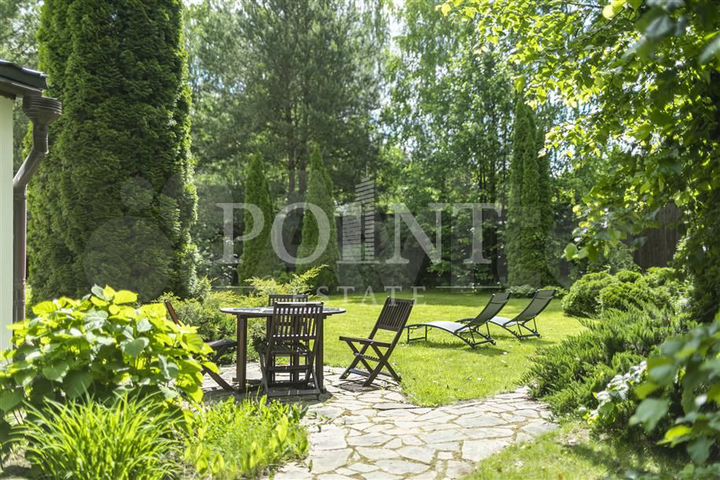 Дом 450 м² на участке 13 сот.