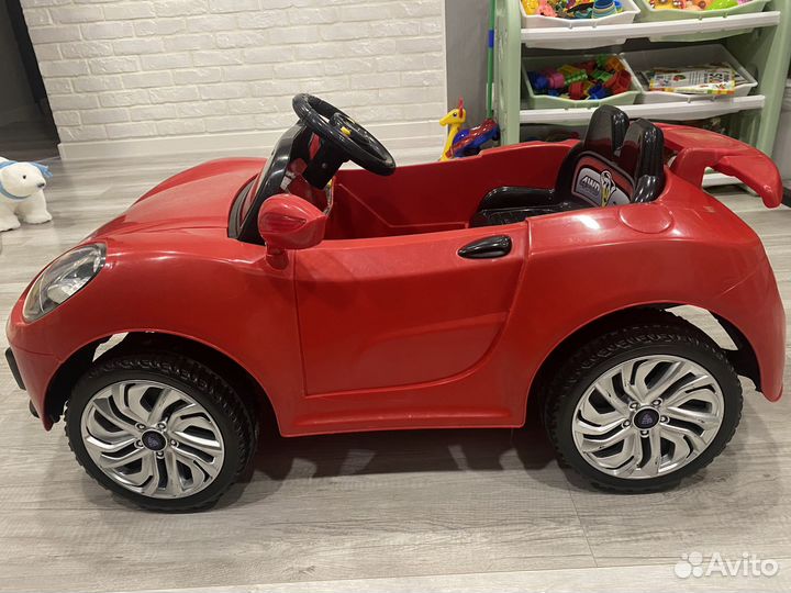 Детский электромобиль
