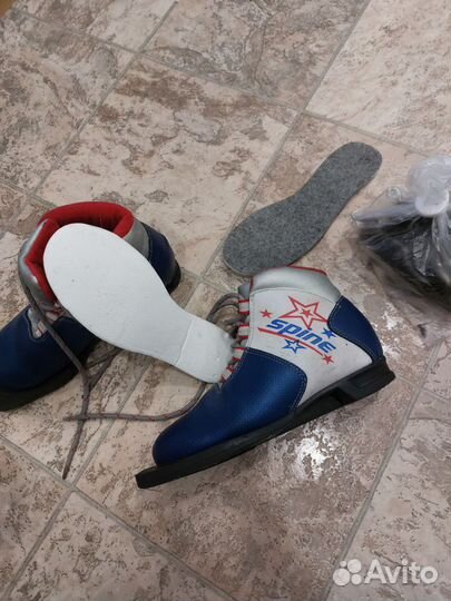 Лыжные ботинки