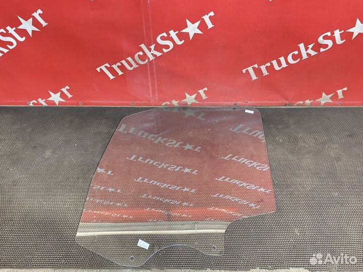 Стекло двери левой Volvo FH